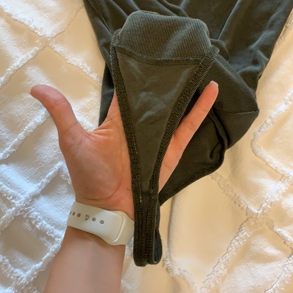 Olivia & James Ribbed Bodysuit - Picture 3 of 4